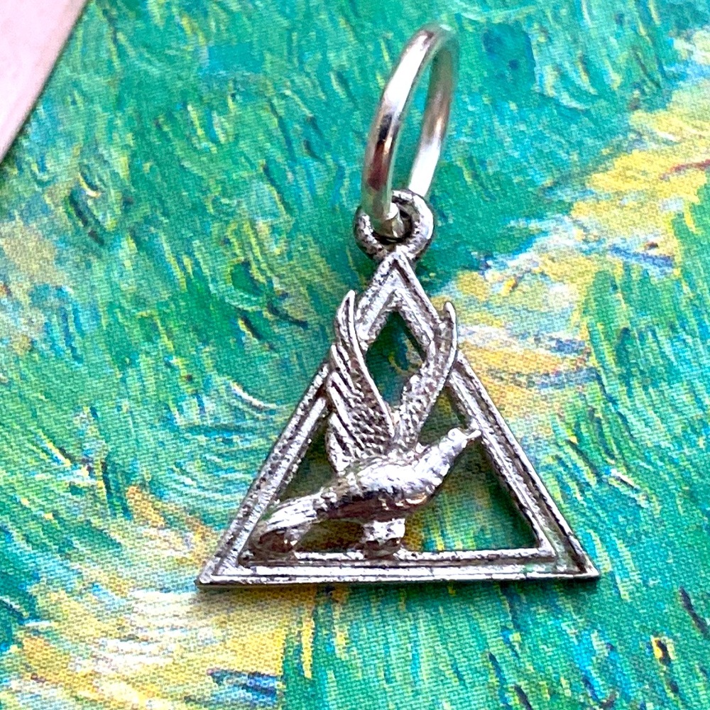 5/$10❤️❤️❤️Vintage 80s Holy Dove Charm Pendant